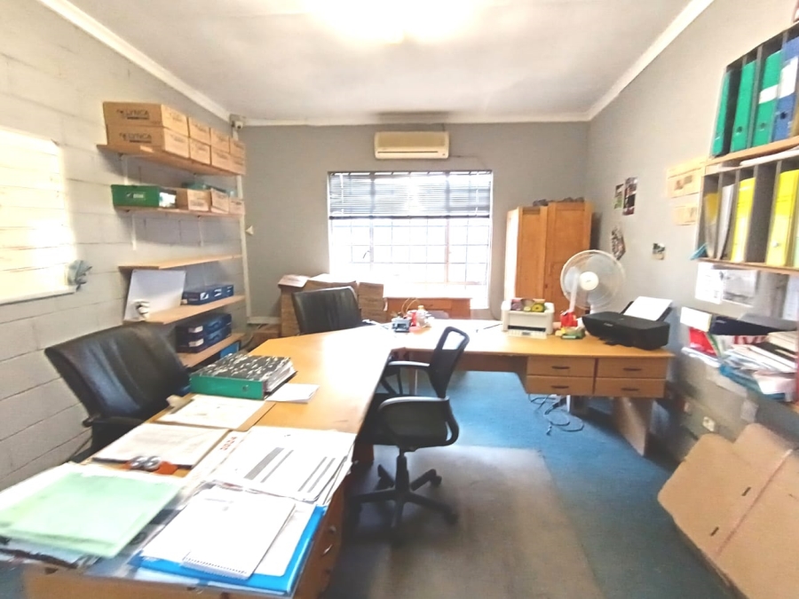 To Let Commercial Property for Rent in Cotswold Eastern Cape